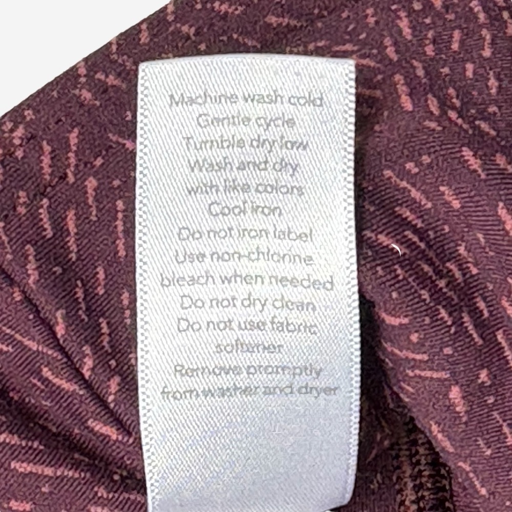 Athleta Salutation Stash Pocket Rainwater Tight Size XS Burgundy Printed - Picture 13 of 13